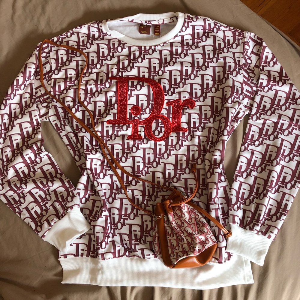 D Lettering Pull Over Jumper With Mini Bag NEW IN BOX High Quality Luxury - Picture 1 of 5